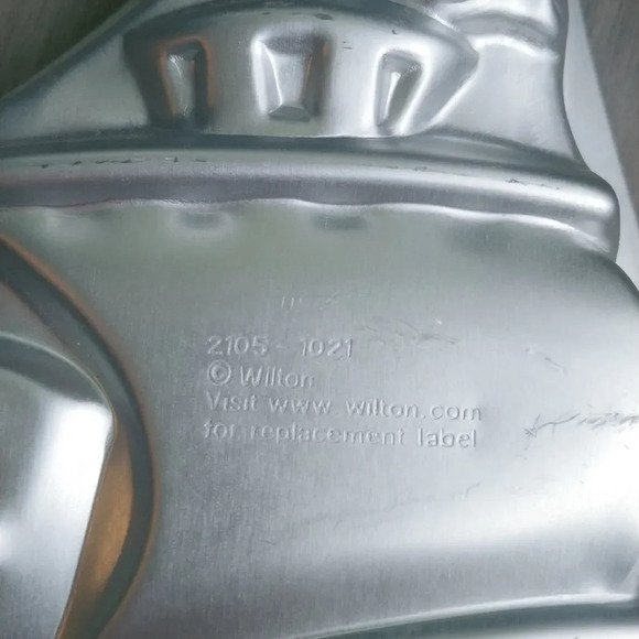 Wilton Pirate Ship Aluminum Molded Cake Pan - Picture 4 of 4